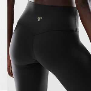 Aritzia High-Waisted Black Leggings 2pack deal